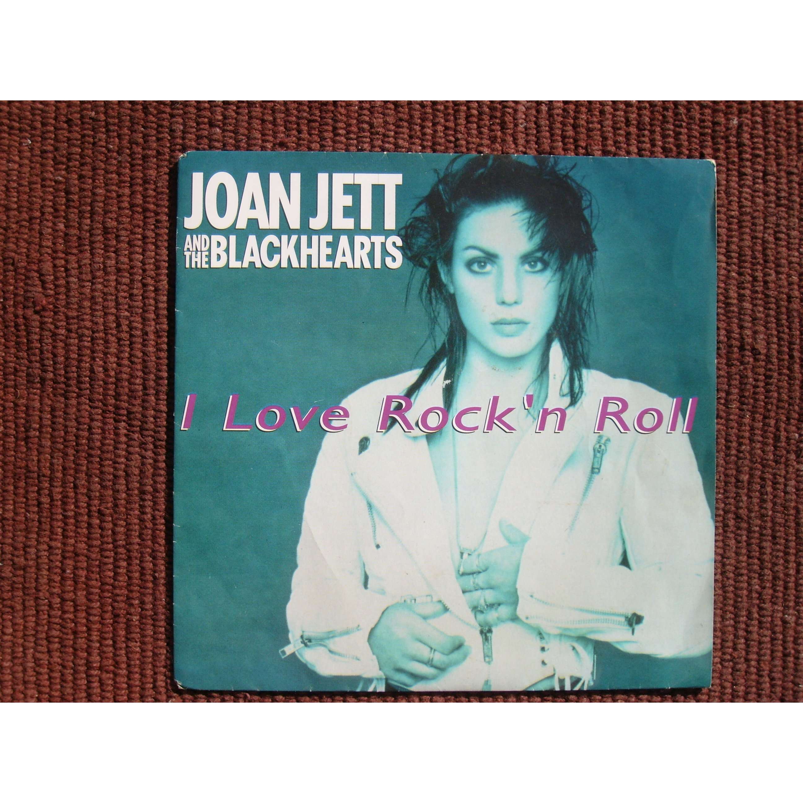 I love rock 'n roll - the french song by Joan Jett And The Blackhearts ...