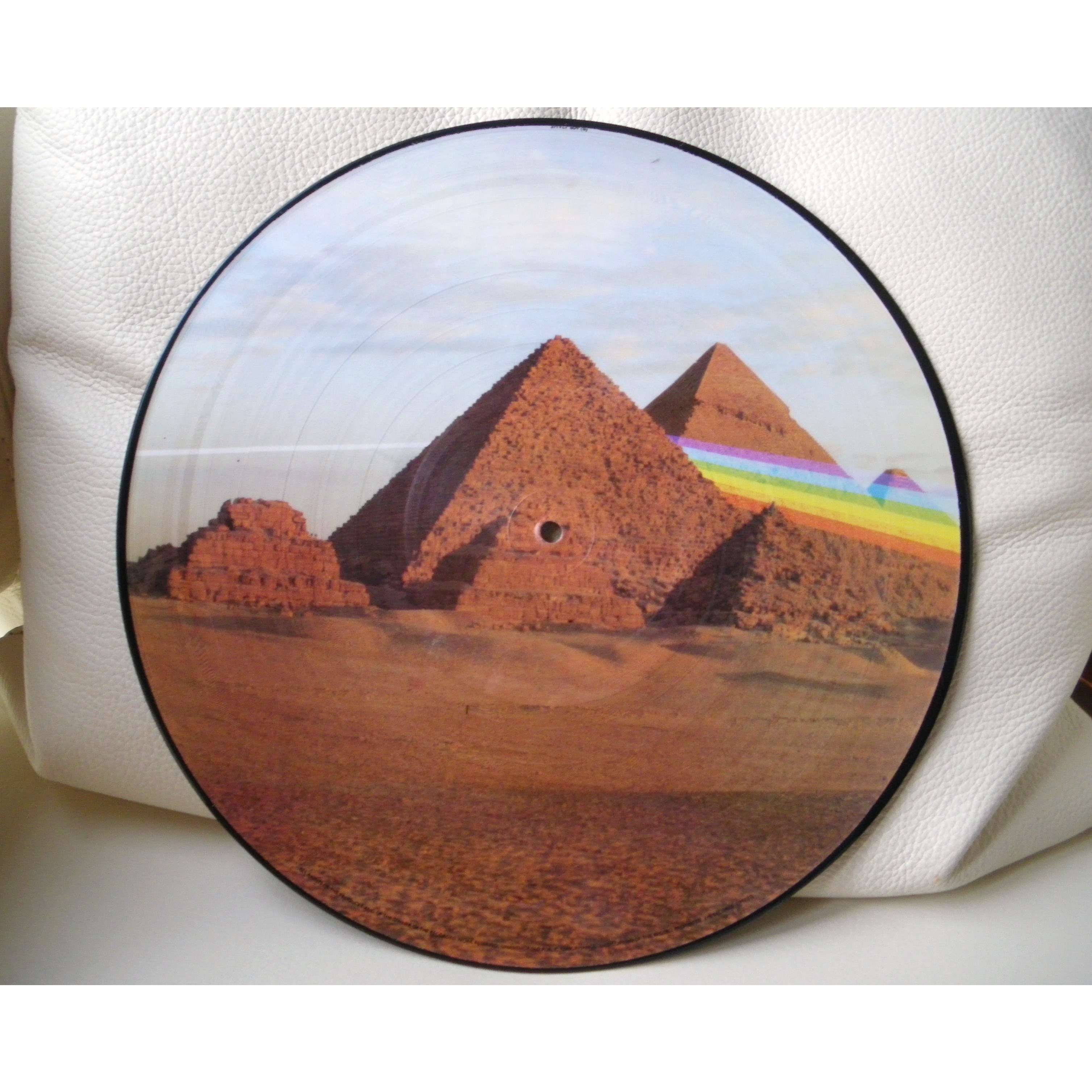 Dark side of the moon picture disc by Pink Floyd, LP with paskale